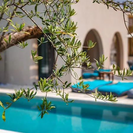 Drymades Resort *
