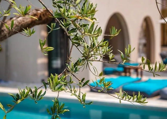 Drymades Resort *